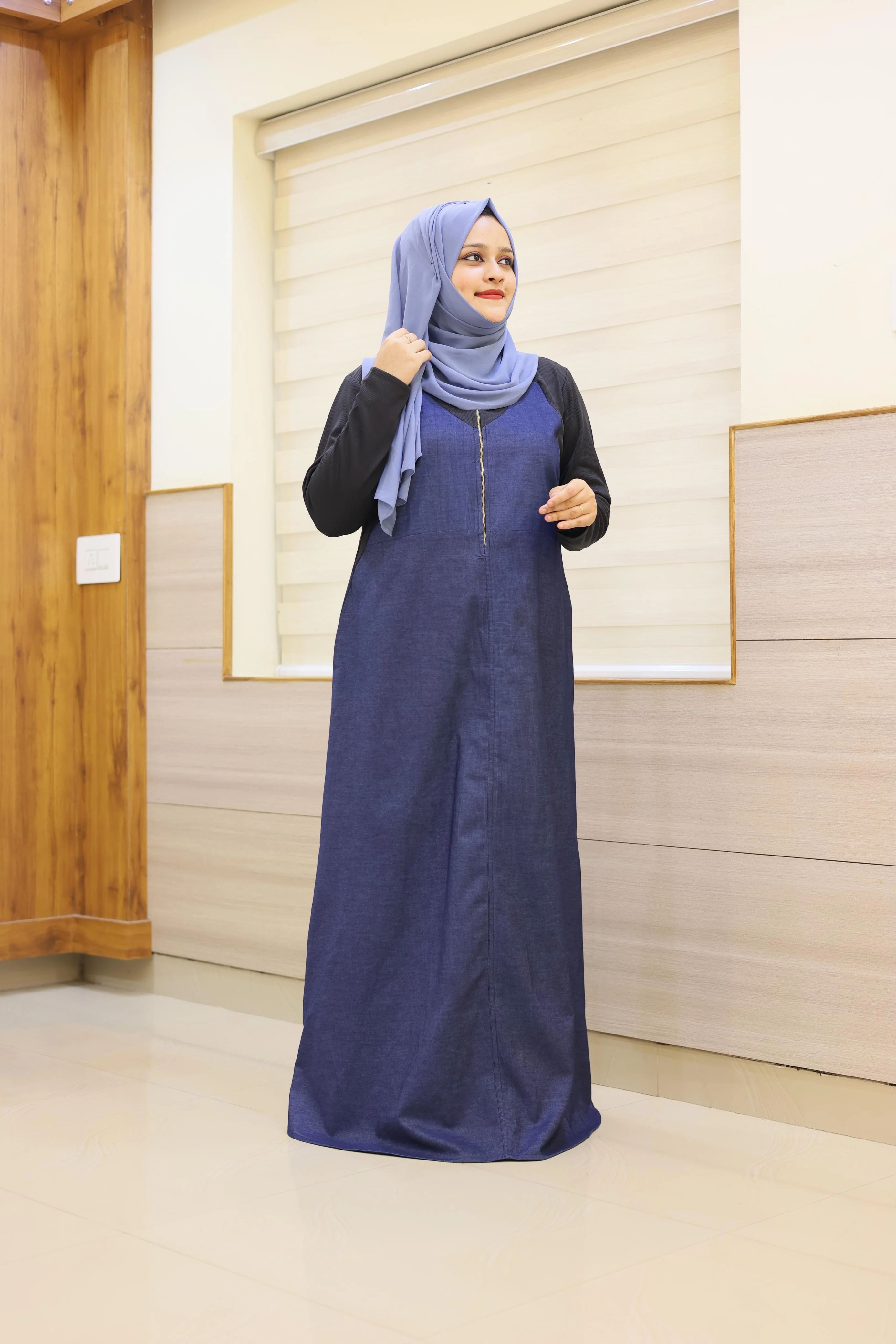 Gown 213 - Image 5