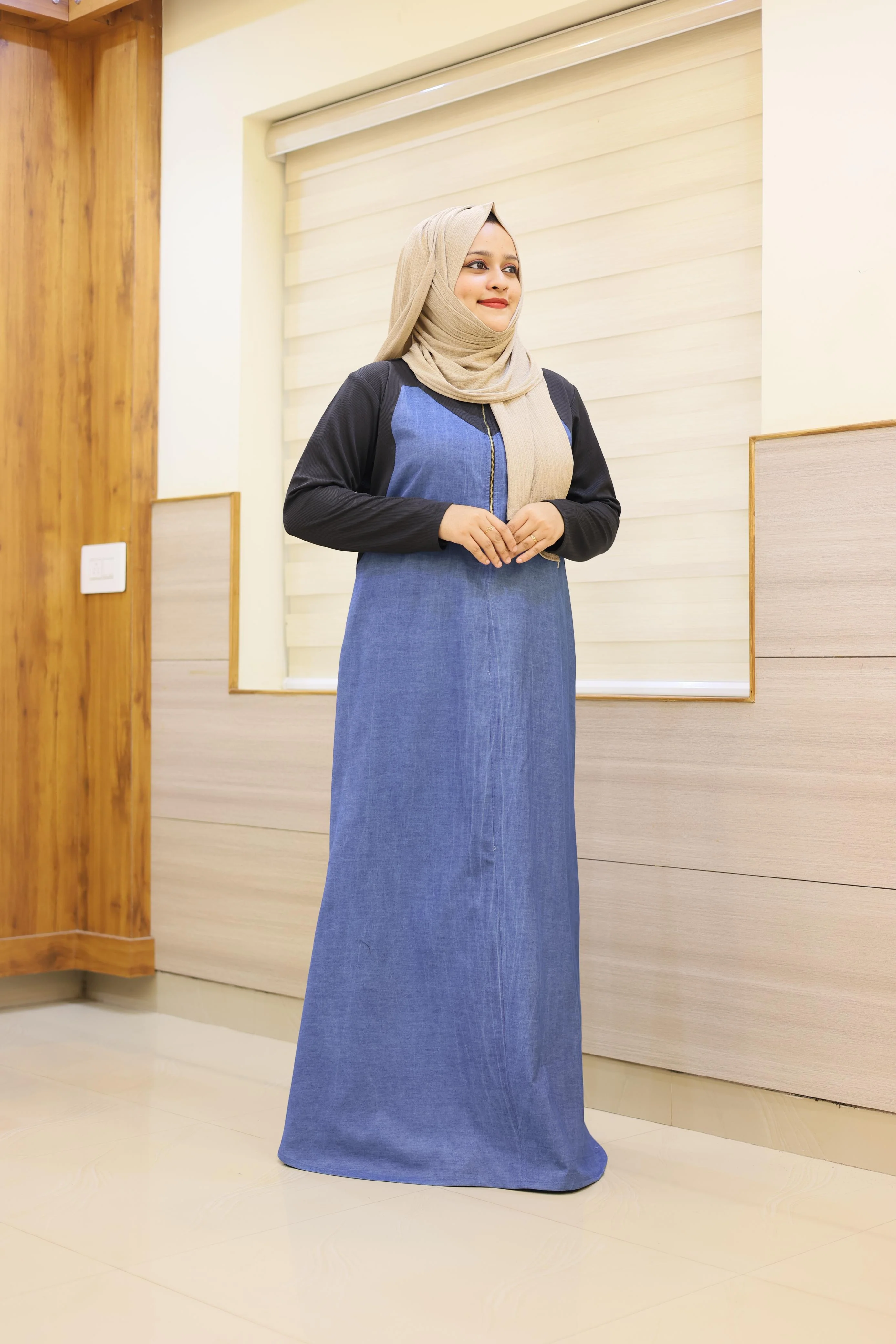 Gown 213 - Image 7
